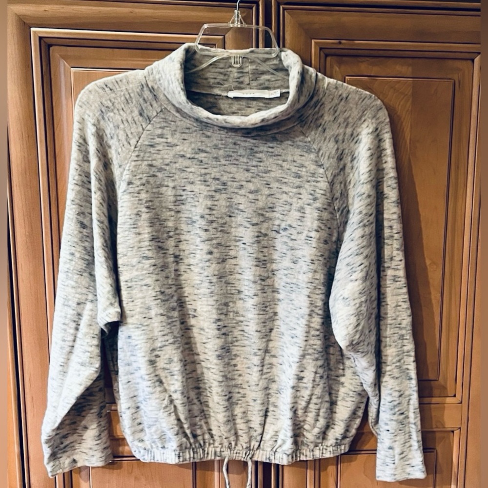 NWT Lush Heathered Turtleneck Top